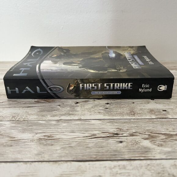 4/$25 Halo : First Strike by Eric Nylund (2010, Trade Paperback) - Picture 3 of 6